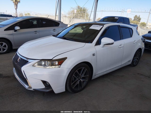 Lexus CT 200H 2016 JTHKD5BH4G2270049 Image 2
