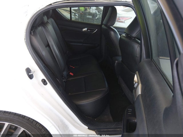 Lexus CT 200H 2016 JTHKD5BH4G2270049 Image 8