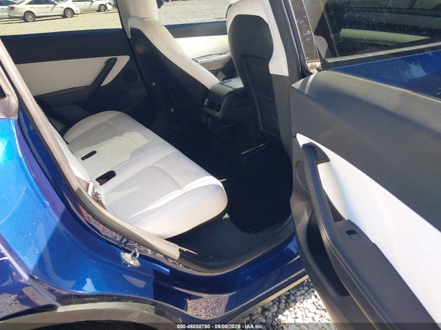 46058780 :رقم المزاد ، 5YJYGDEE4MF216354 vin ، 2021 Tesla Model Y Long Range Dual Motor All-wheel Drive مزاد بيع