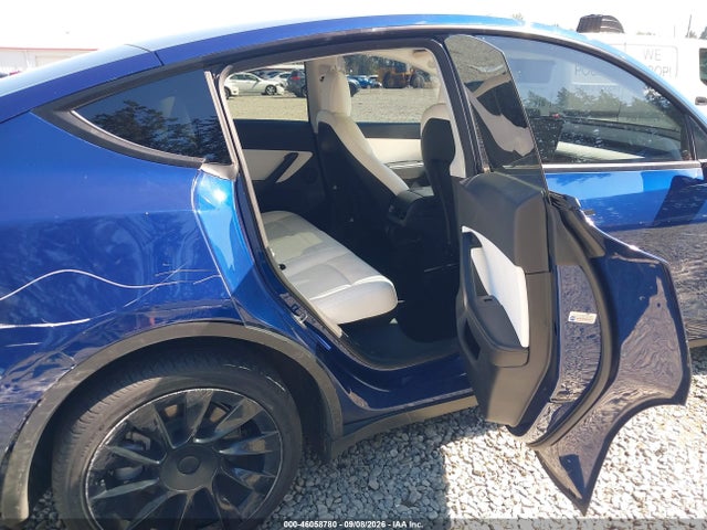 46058780 :رقم المزاد ، 5YJYGDEE4MF216354 vin ، 2021 Tesla Model Y Long Range Dual Motor All-wheel Drive مزاد بيع