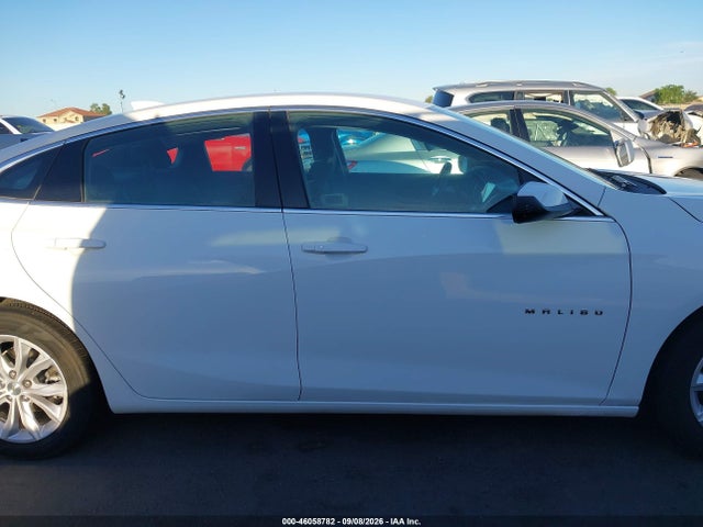 1G1ZD5ST8NF161077 Chevrolet Malibu Fwd Lt