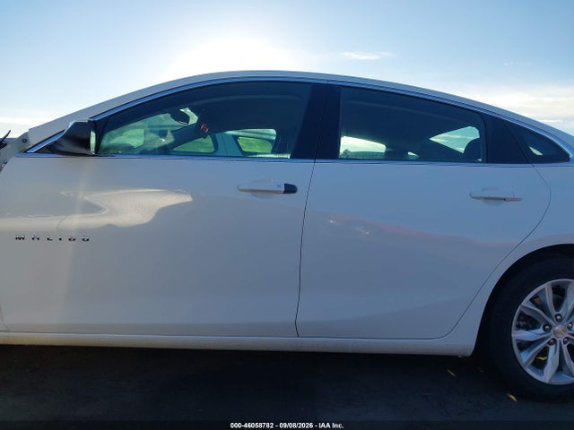 1G1ZD5ST8NF161077 Chevrolet Malibu Fwd Lt