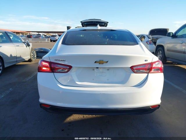 1G1ZD5ST8NF161077 Chevrolet Malibu Fwd Lt