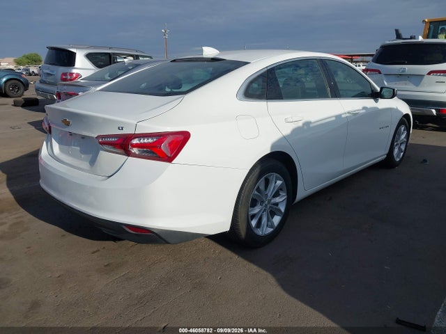 1G1ZD5ST8NF161077 Chevrolet Malibu Fwd Lt