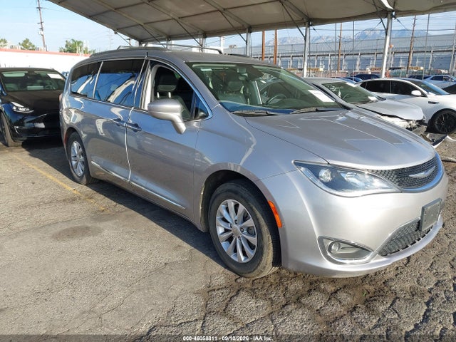 Auction sale of the 2018 Chrysler Pacifica Touring L, vin: 2C4RC1BG1JR149605, lot number: 46058811