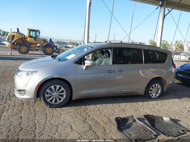 2018 Chrysler Pacifica Touring L მანქანა იყიდება აუქციონზე, vin: 2C4RC1BG1JR149605, აუქციონის ნომერი: 46058811