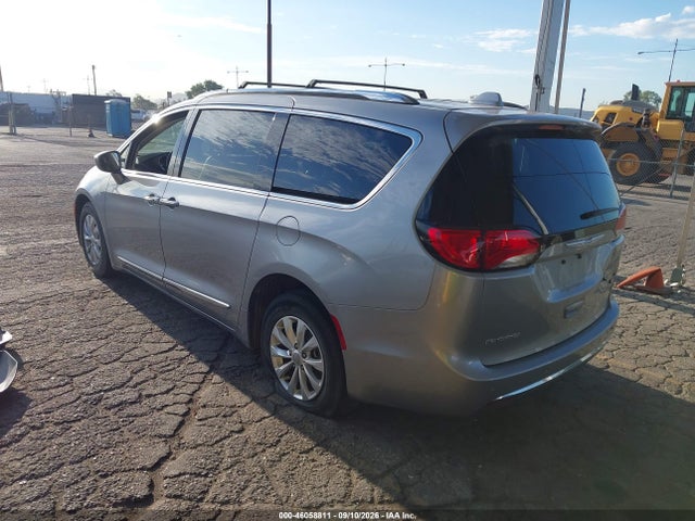2018 Chrysler Pacifica Touring L მანქანა იყიდება აუქციონზე, vin: 2C4RC1BG1JR149605, აუქციონის ნომერი: 46058811