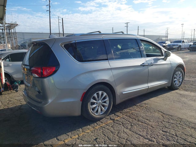 2018 Chrysler Pacifica Touring L მანქანა იყიდება აუქციონზე, vin: 2C4RC1BG1JR149605, აუქციონის ნომერი: 46058811