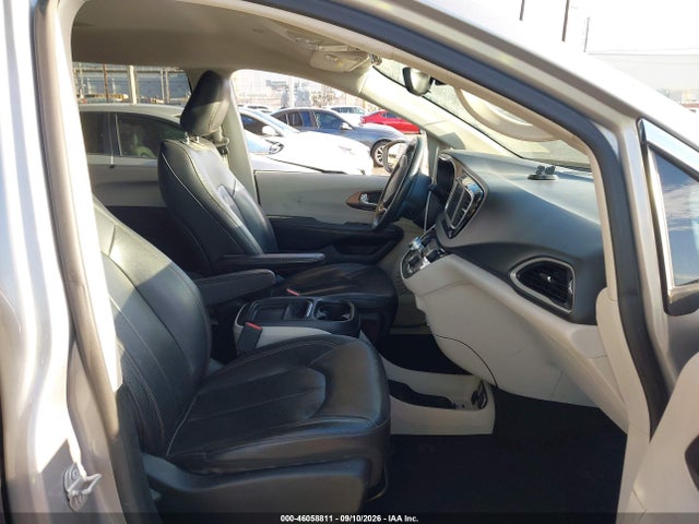 2018 Chrysler Pacifica Touring L მანქანა იყიდება აუქციონზე, vin: 2C4RC1BG1JR149605, აუქციონის ნომერი: 46058811