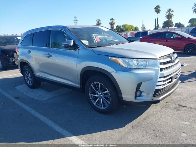 Продажа на аукционе авто 2019 Toyota Highlander Xle, vin: 5TDKZRFH1KS573554, номер лота: 46058895