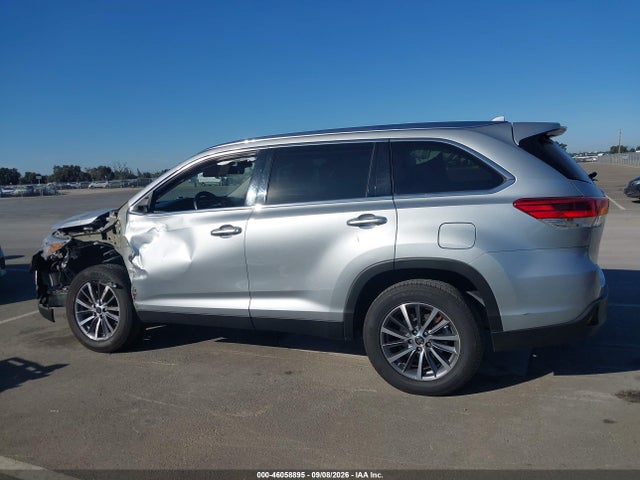 Продажа на аукционе авто 2019 Toyota Highlander Xle, vin: 5TDKZRFH1KS573554, номер лота: 46058895