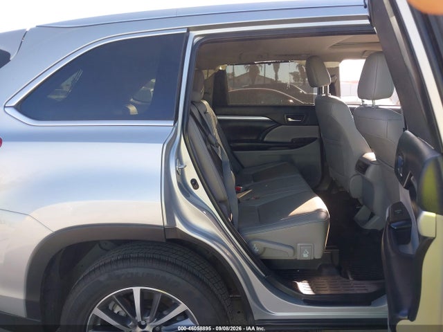 Продажа на аукционе авто 2019 Toyota Highlander Xle, vin: 5TDKZRFH1KS573554, номер лота: 46058895
