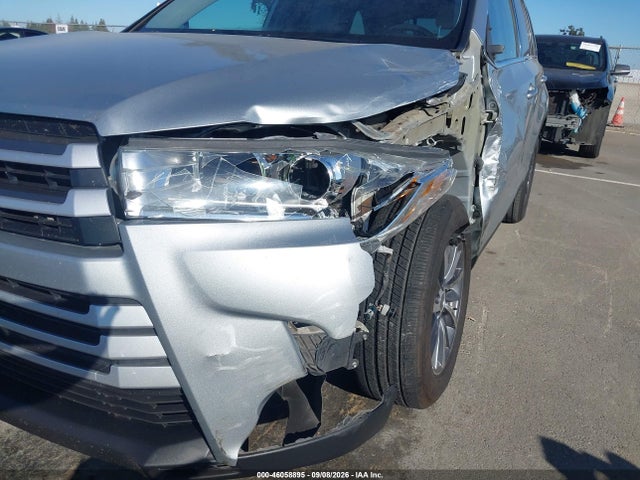 Продажа на аукционе авто 2019 Toyota Highlander Xle, vin: 5TDKZRFH1KS573554, номер лота: 46058895
