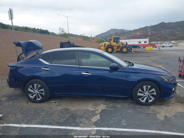 46058897 :رقم المزاد ، 1N4BL4BV9NN339680 vin ، 2022 Nissan Altima S Fwd مزاد بيع