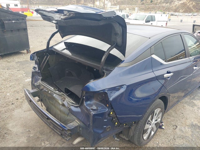 46058897 :رقم المزاد ، 1N4BL4BV9NN339680 vin ، 2022 Nissan Altima S Fwd مزاد بيع
