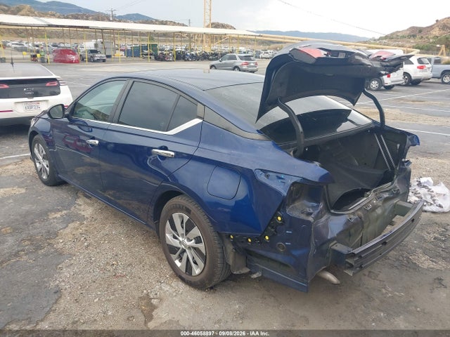 46058897 :رقم المزاد ، 1N4BL4BV9NN339680 vin ، 2022 Nissan Altima S Fwd مزاد بيع