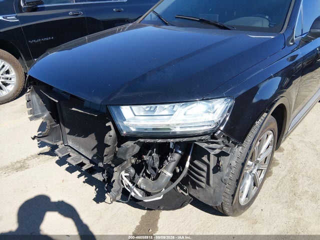 WA1LHAF78JD028827 Audi Q7 2.0t Premium