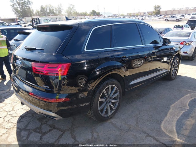WA1LHAF78JD028827 Audi Q7 2.0t Premium