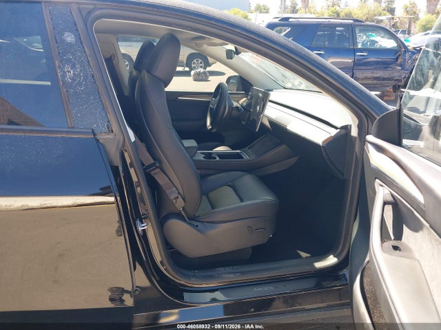 Продажа на аукционе авто 2023 Tesla Model Y Awd/long Range Dual Motor All-wheel Drive, vin: 7SAYGDEE8PF919589, номер лота: 46058932