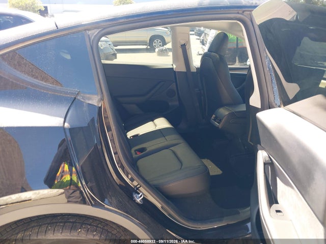 Продажа на аукционе авто 2023 Tesla Model Y Awd/long Range Dual Motor All-wheel Drive, vin: 7SAYGDEE8PF919589, номер лота: 46058932