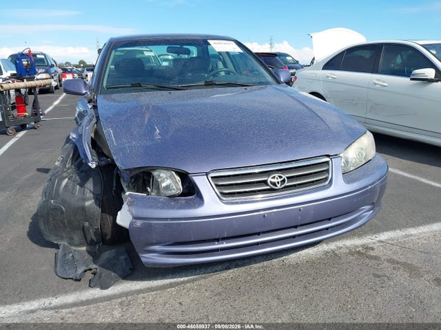 46058937 :رقم المزاد ، JT2BG22KXY0527076 vin ، 2000 Toyota Camry Le مزاد بيع
