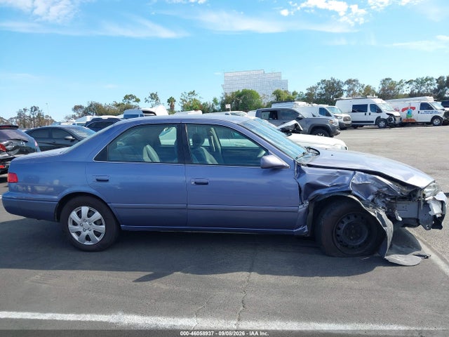 46058937 :رقم المزاد ، JT2BG22KXY0527076 vin ، 2000 Toyota Camry Le مزاد بيع