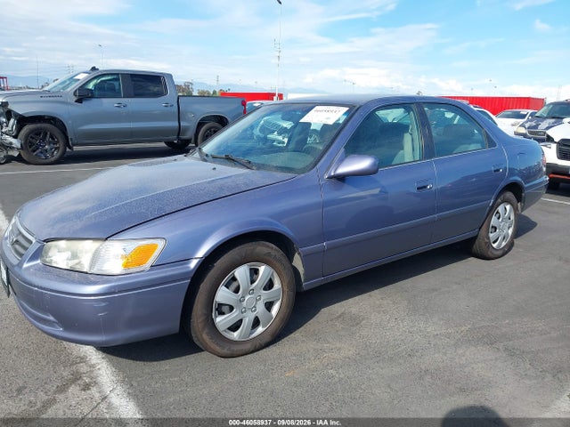 46058937 :رقم المزاد ، JT2BG22KXY0527076 vin ، 2000 Toyota Camry Le مزاد بيع
