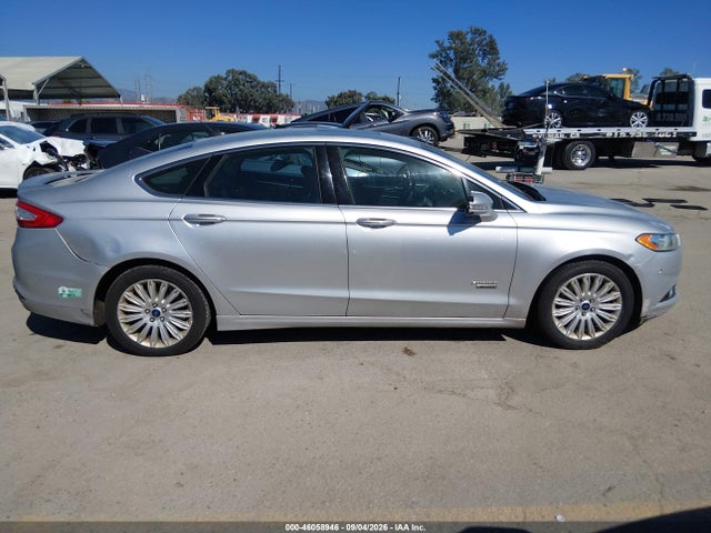 2014 Ford Fusion Energi Titanium მანქანა იყიდება აუქციონზე, vin: 3FA6P0SU8ER316586, აუქციონის ნომერი: 46058946