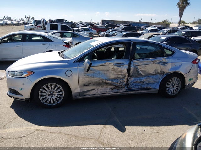 2014 Ford Fusion Energi Titanium მანქანა იყიდება აუქციონზე, vin: 3FA6P0SU8ER316586, აუქციონის ნომერი: 46058946