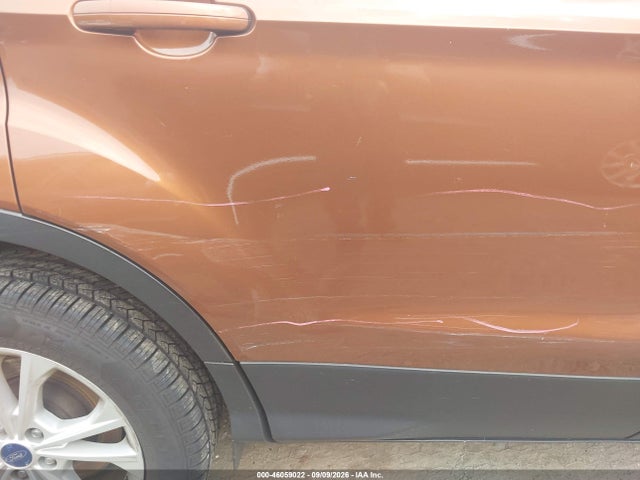 Продажа на аукционе авто 2017 Ford Escape Se, vin: 1FMCU9GD9HUA62561, номер лота: 46059022