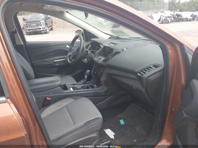 Продажа на аукционе авто 2017 Ford Escape Se, vin: 1FMCU9GD9HUA62561, номер лота: 46059022