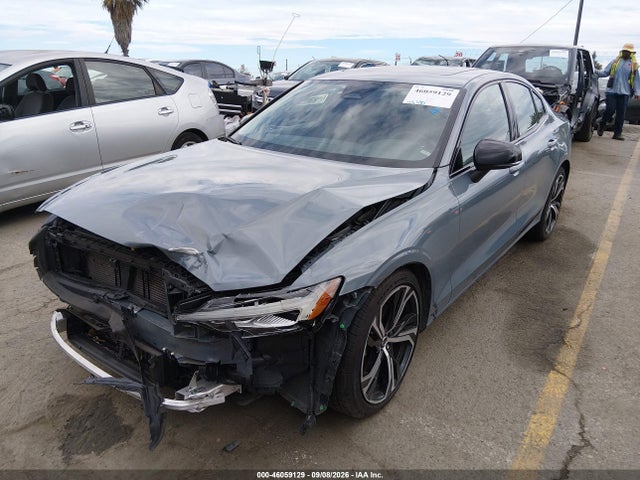 Volvo S60 B5 Core Dark Theme 2024 7JRL12FK1RG321422 Image 2