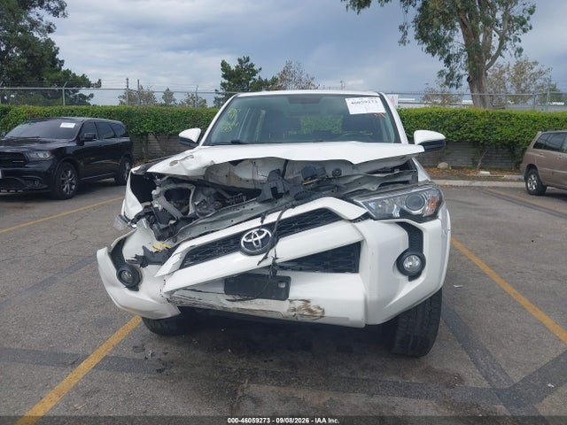 Toyota 4RUNNER SR5 2015 JTEZU5JR0F5102010 Image 13