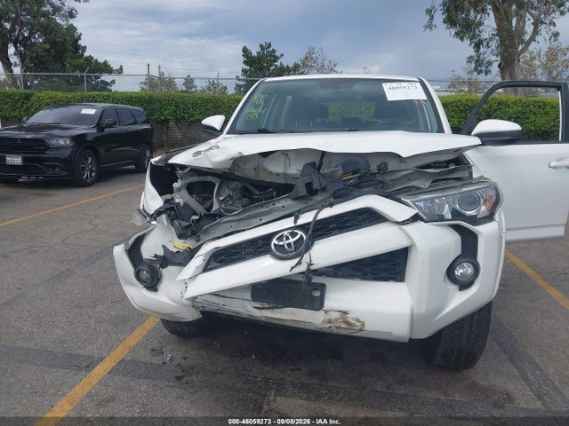 Toyota 4RUNNER SR5 2015 JTEZU5JR0F5102010 Image 6