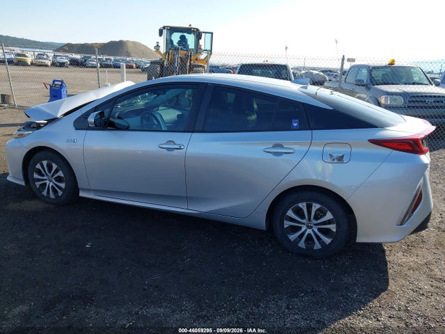 2022 Toyota Prius Prime Xle მანქანა იყიდება აუქციონზე, vin: JTDKAMFP2N3227245, აუქციონის ნომერი: 46059295