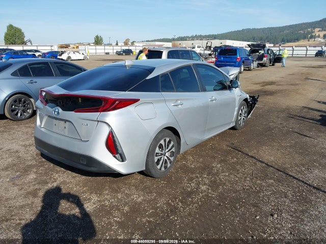 2022 Toyota Prius Prime Xle მანქანა იყიდება აუქციონზე, vin: JTDKAMFP2N3227245, აუქციონის ნომერი: 46059295