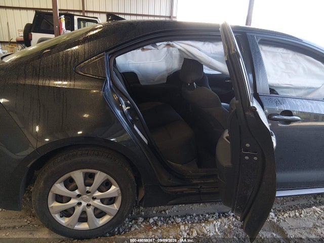 JTDEPRAE1LJ018215 Toyota COROLLA LE