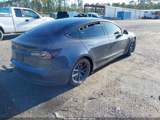 Tesla Model 3 Standard Range Plus Rear-wheel Drive 2021 5YJ3E1EA9MF086017 Image 4