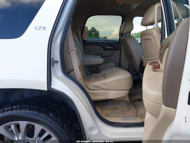 46059601 :رقم المزاد ، 1GNUCCE05AR282627 vin ، 2010 Chevrolet Tahoe Ltz مزاد بيع