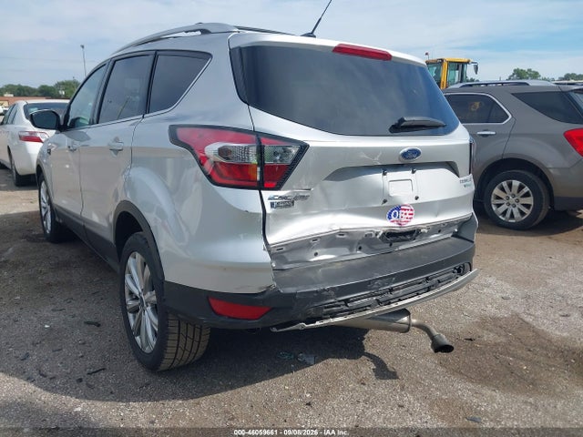 46059661 :رقم المزاد ، 1FMCU0JD7HUE22916 vin ، 2017 Ford Escape Titanium مزاد بيع