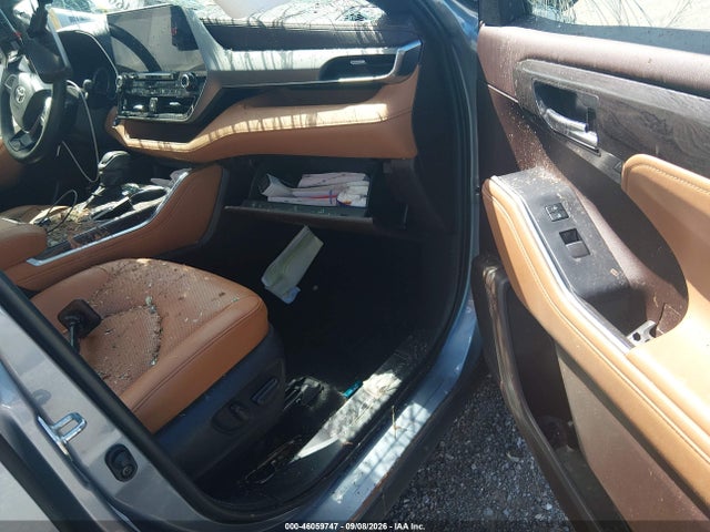 Aukcja sprzedaży 2022 Toyota Highlander Platinum, vin: 5TDFZRBH3NS211737, numer aukcji: 46059747