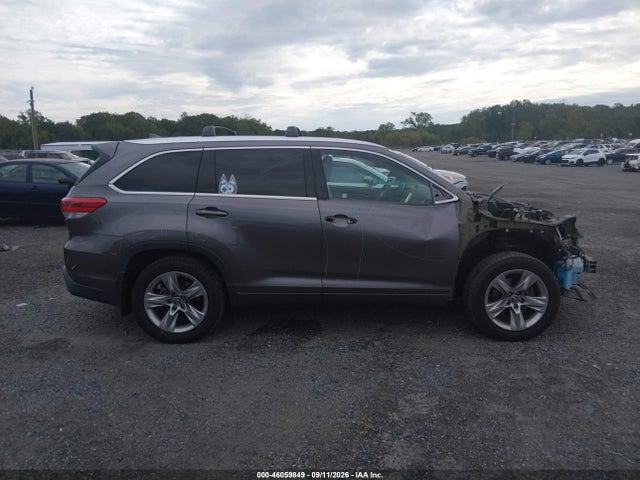2017 Toyota Highlander Limited მანქანა იყიდება აუქციონზე, vin: 5TDDZRFH6HS410464, აუქციონის ნომერი: 46059849