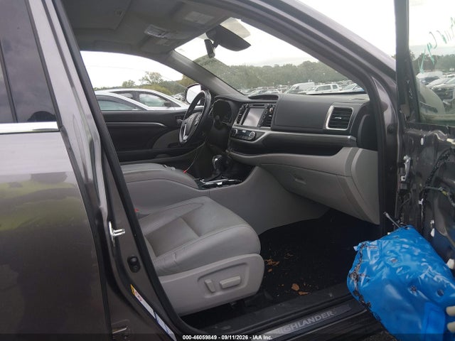 2017 Toyota Highlander Limited მანქანა იყიდება აუქციონზე, vin: 5TDDZRFH6HS410464, აუქციონის ნომერი: 46059849