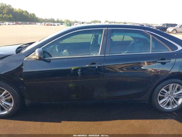 46059925 :رقم المزاد ، 4T1BF1FK5HU334997 vin ، 2017 Toyota Camry Se مزاد بيع