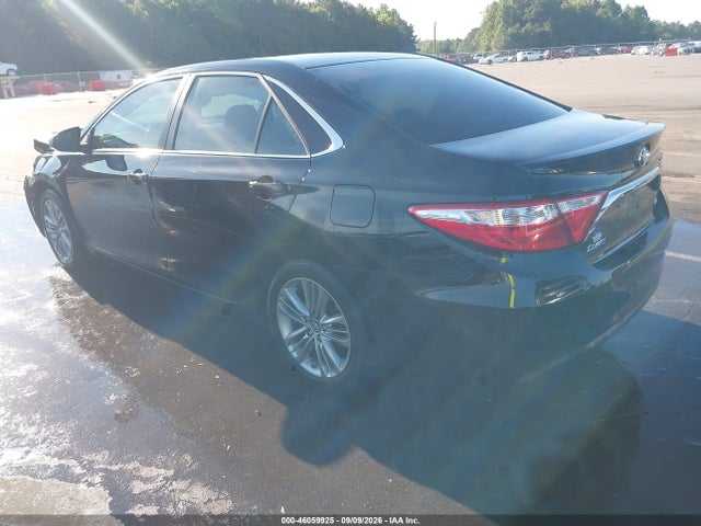 46059925 :رقم المزاد ، 4T1BF1FK5HU334997 vin ، 2017 Toyota Camry Se مزاد بيع