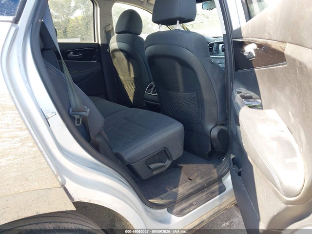 46060037 :رقم المزاد ، 5XYPG4A54KG493271 vin ، 2019 Kia Sorento 3.3l Lx مزاد بيع