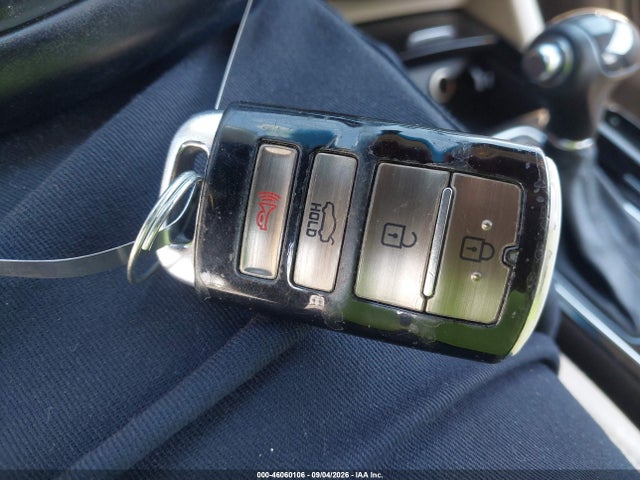 46060106 :رقم المزاد ، KNALN4D71F5168350 vin ، 2015 Kia Cadenza Premium مزاد بيع