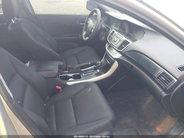 2015 Honda Accord Sport მანქანა იყიდება აუქციონზე, vin: 1HGCR2F52FA131615, აუქციონის ნომერი: 46060115
