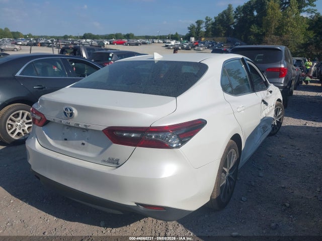 46060221 :رقم المزاد ، 4T1F31AK2NU580838 vin ، 2022 Toyota Camry Xle Hybrid مزاد بيع