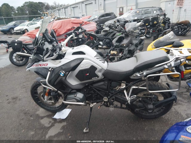 Продажа на аукционе авто 2016 Bmw R1200 Gs Adventure, vin: WB10A1206GZ666573, номер лота: 46060290